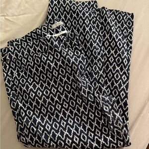 Dalia Navy and White Geometric cropped Pants